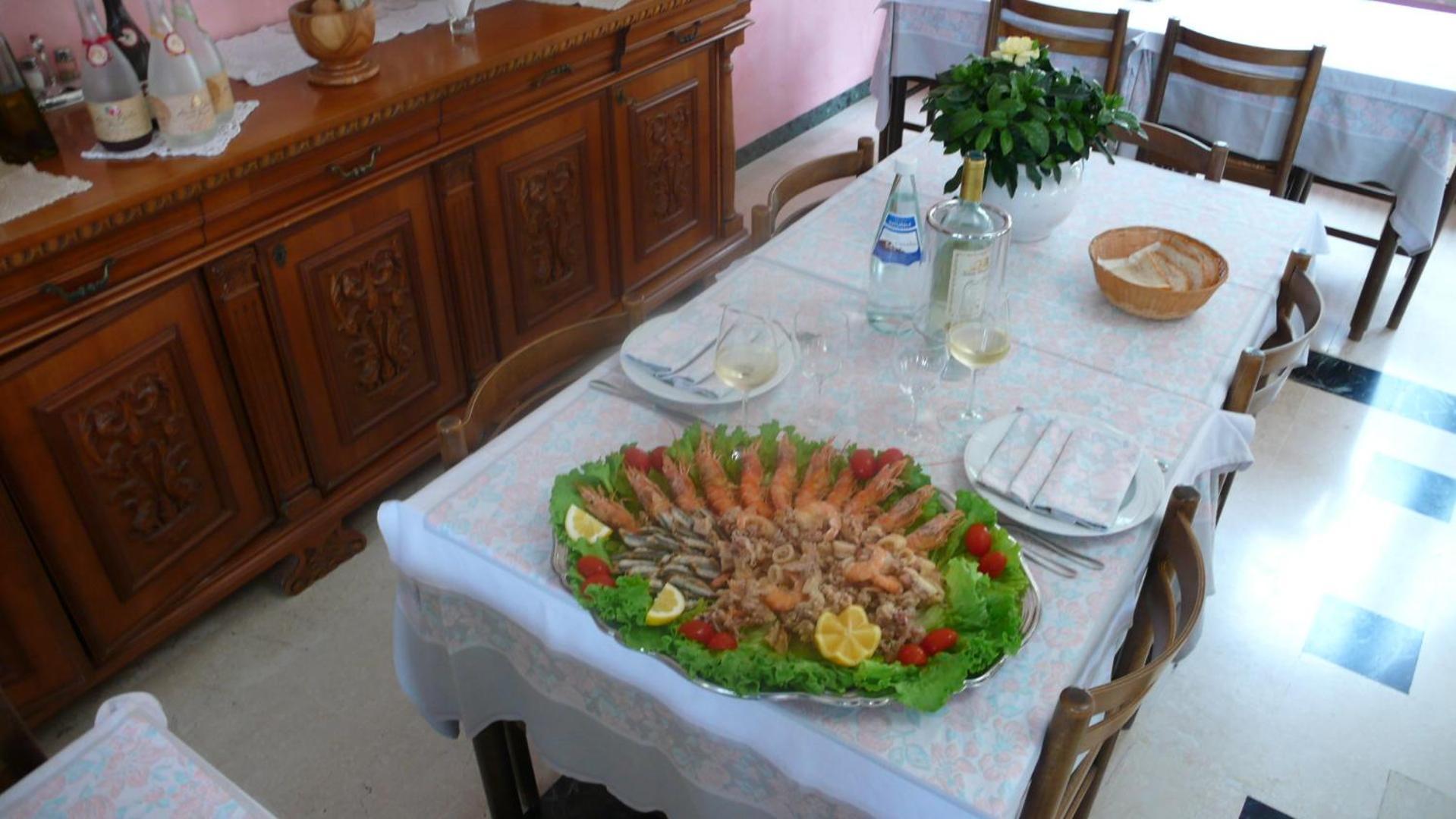 Albergo Cecchin Balestrino Bagian luar foto