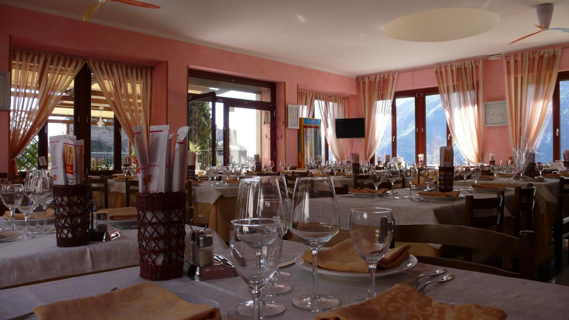Albergo Cecchin Balestrino Bagian luar foto