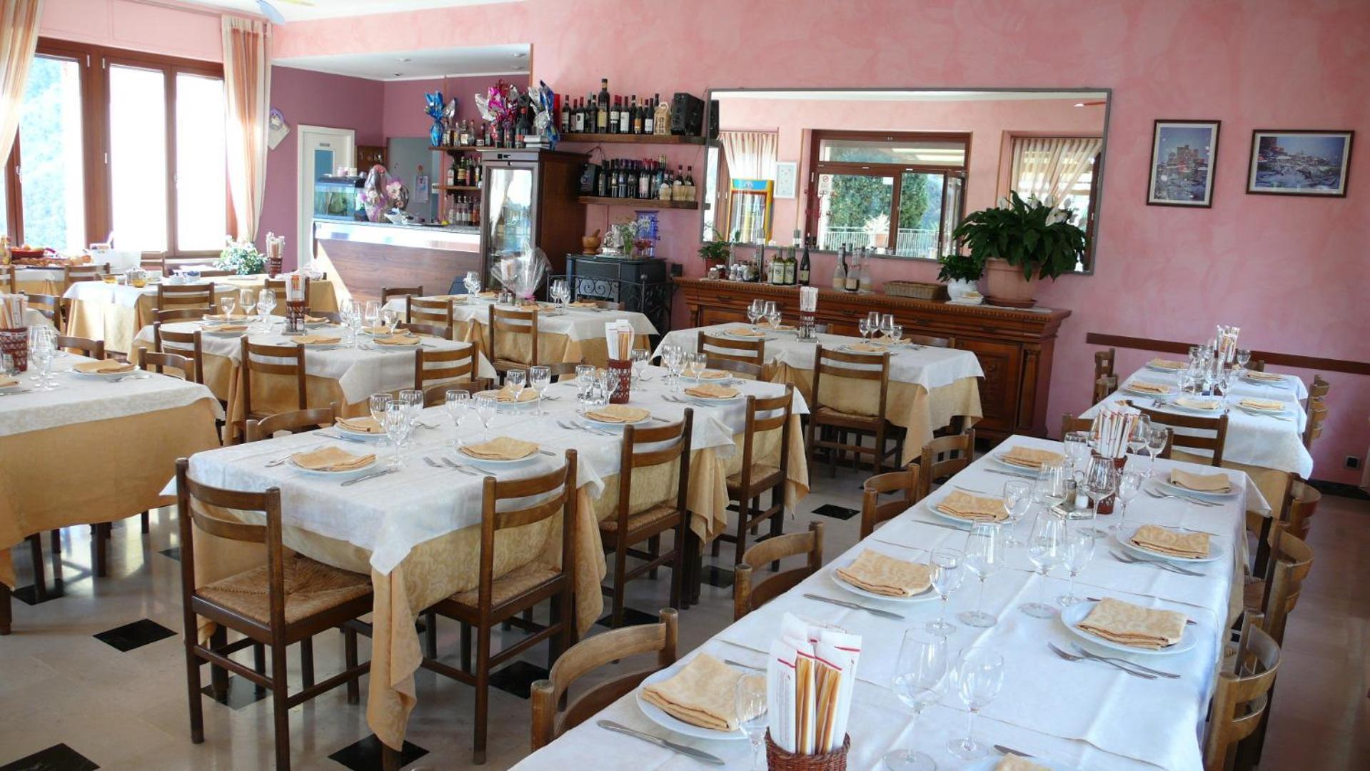 Albergo Cecchin Balestrino Bagian luar foto